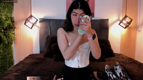 cassie_bloom online show from October 24, 2025, 8:05 pm
