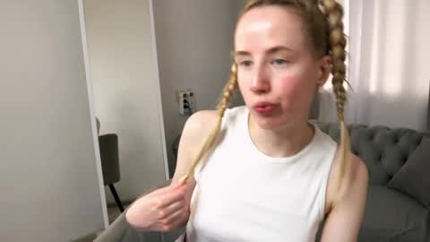 Cassie online show from April 19, 2026, 9:17 pm