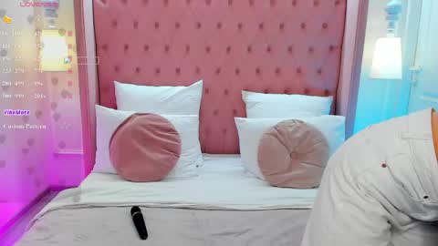 Curly online show from April 19, 2026, 5:07 am