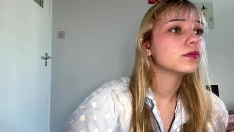 Olivia online show from April 9, 2026, 7:25 am