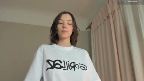  cassandra  online show from December 5, 2024, 9:50 pm