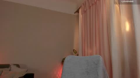  cassandra  online show from December 14, 2024, 2:21 pm