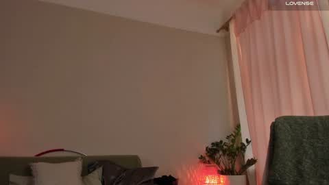  cassandra  online show from January 7, 2025, 8:45 am