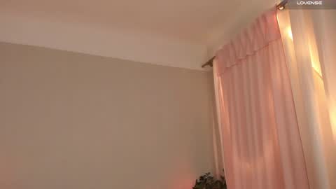  cassandra  online show from January 29, 2025, 8:35 pm