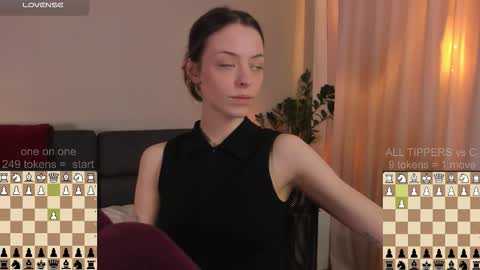  cassandra  online show from October 19, 2025, 5:13 pm