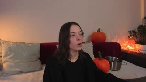  cassandra  online show from October 28, 2025, 3:04 pm