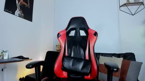 Matheo Brown online show from March 4, 2025, 11:32 pm