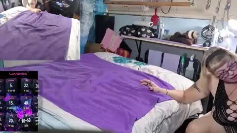 Snapshot of castrated_julie chatting on November 29, 2025, 1:41 am castrated julie online show from November 29, 2025, 1:41 am