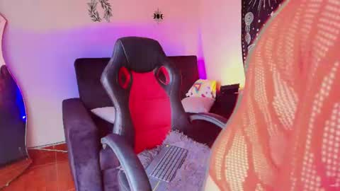 Snapshot of cat__moon__ chatting on July 12, 2026, 4:42 pm Karol online show from July 12, 2026, 4:42 pm