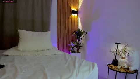 Cat  Soy modelo independiente online show from December 5, 2025, 6:00 am