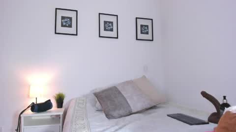    online show from April 16, 2026, 9:26 pm