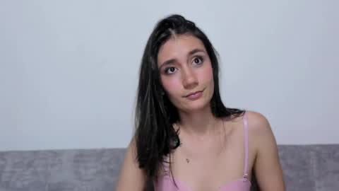 Snapshot of catalella_0 chatting on June 1, 2026, 1:18 am Catalella online show from June 1, 2026, 1:18 am