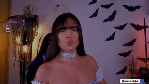 MACARENA online show from October 14, 2025, 8:53 pm