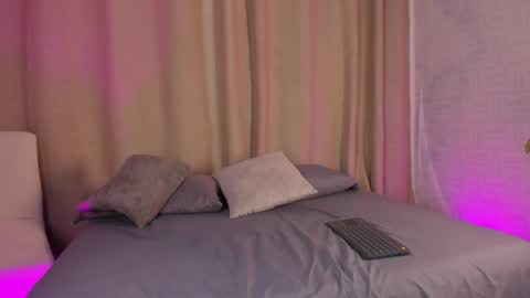 catalella_rouse online show from April 20, 2026, 10:44 pm