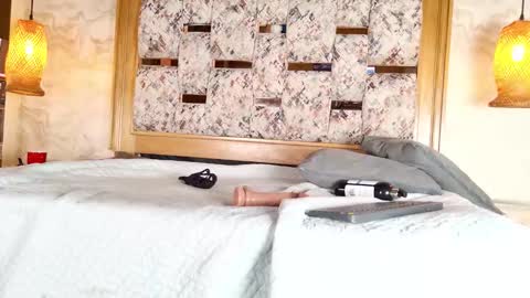 cataleya1_sm online show from November 15, 2025, 9:17 am