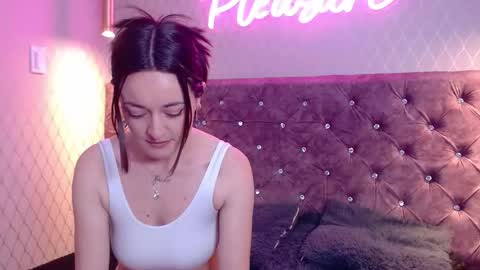 cataleyadamourx online show from November 29, 2025, 11:57 am