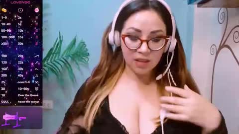 catalina3772516 online show from June 4, 2026, 11:33 pm