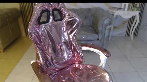 Catalina  online show from September 18, 2025, 1:13 pm