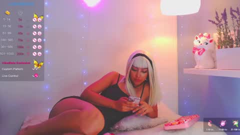 Catalina lovers online show from February 26, 2025, 7:49 pm