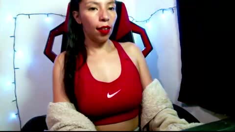 catalina_colombia online show from March 11, 2025, 1:05 am