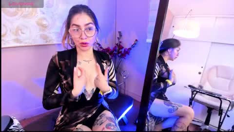 Catalina online show from February 27, 2025, 3:26 pm