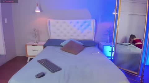 Catalina online show from March 11, 2025, 12:17 pm