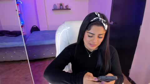 Catalina online show from December 18, 2024, 6:46 pm