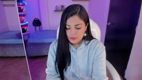 Catalina online show from December 30, 2024, 6:16 pm