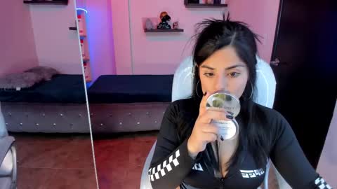 Catalina online show from February 22, 2025, 9:04 pm