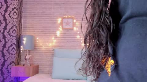 CatalinnaThompson online show from December 29, 2024, 12:01 pm