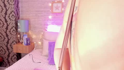 CatalinnaThompson online show from March 4, 2025, 12:01 pm