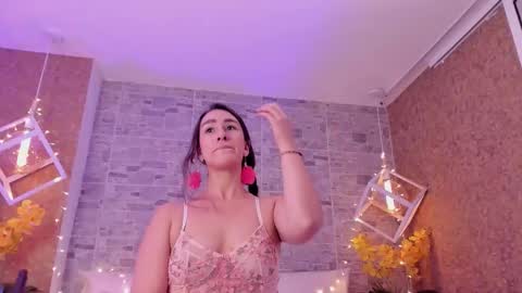 CatalinnaThompson online show from November 26, 2025, 3:46 pm