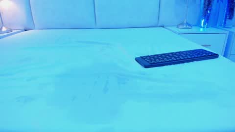 Call me Cata  online show from January 8, 2025, 3:08 am