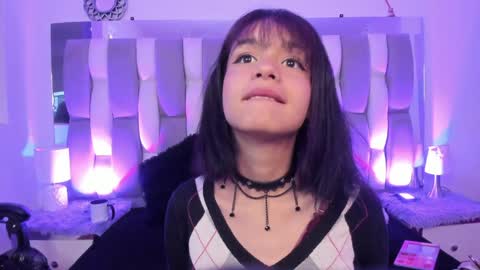 Cat  online show from December 12, 2024, 12:33 pm