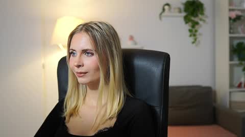 catecrago  online show from October 10, 2025, 8:13 am