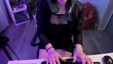 Catherine online show from March 18, 2026, 1:14 pm