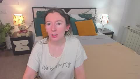 Catrin online show from October 17, 2025, 7:55 am