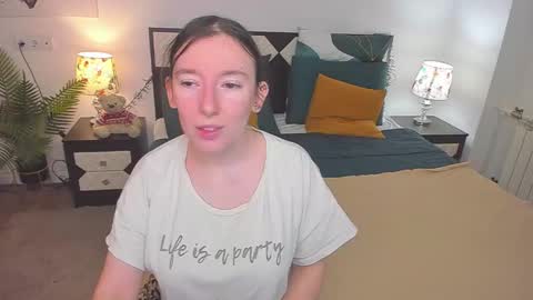 Catrin online show from November 17, 2025, 8:20 am