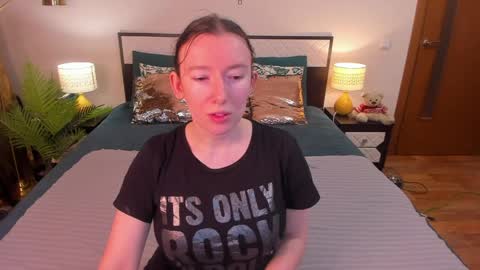 Catrin online show from April 8, 2026, 5:07 am