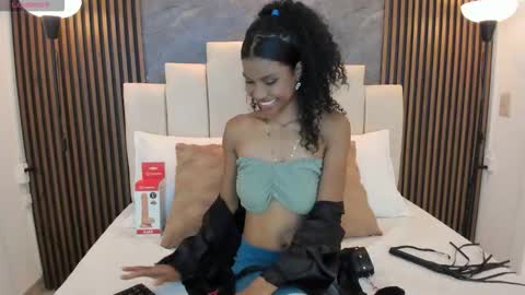 catiusca_reyes_03 online show from December 2, 2025, 1:28 pm