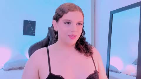 Catleya  online show from February 25, 2026, 12:15 pm