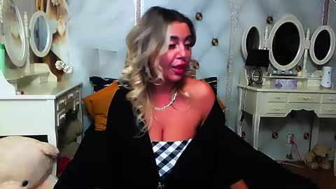 lauren online show from October 7, 2025, 6:38 pm