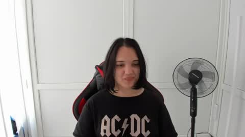 Snapshot of catrine_cute chatting on June 17, 2026, 7:22 am Catrine online show from June 17, 2026, 7:22 am