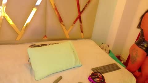 CATALEYA  online show from October 13, 2025, 12:27 pm