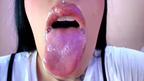 Cattleya online show from March 27, 2026, 3:45 am