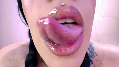 Cattleya online show from April 21, 2026, 5:58 am