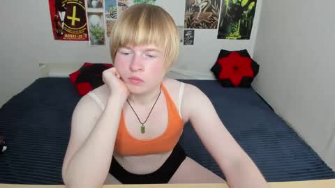 cattie_w_ online show from May 27, 2026, 1:13 am