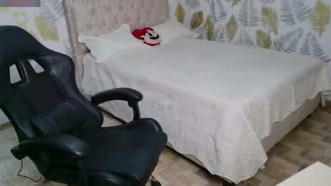 Snapshot of cattleyaangel chatting on April 24, 2026, 3:47 pm Cattleya online show from April 24, 2026, 3:47 pm
