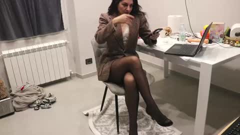 catty online show from February 10, 2025, 8:21 pm