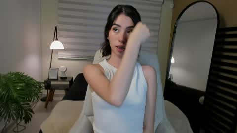 Caty  online show from April 21, 2026, 10:01 pm